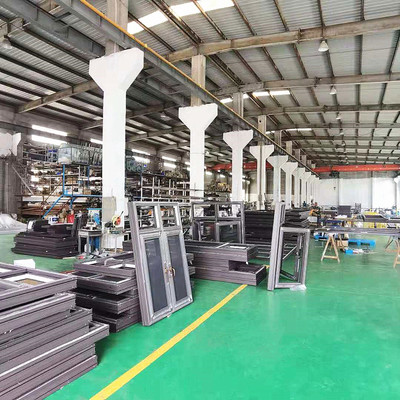 新式仿古金屬門(mén)窗拼接工藝探析——以「冠墅陽(yáng)光」門(mén)窗為例