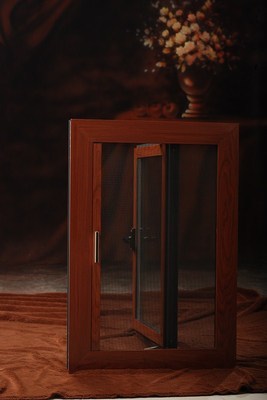 斷橋木紋鋁合金高檔門窗 內(nèi)置隱形紗窗的創(chuàng)新設(shè)計(jì)與應(yīng)用